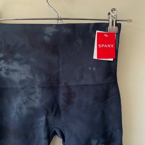 SPANX EcoCare Look At Me Now Tie Dye Deep Blue tummy control Legging NWT - Picture 7 of 10